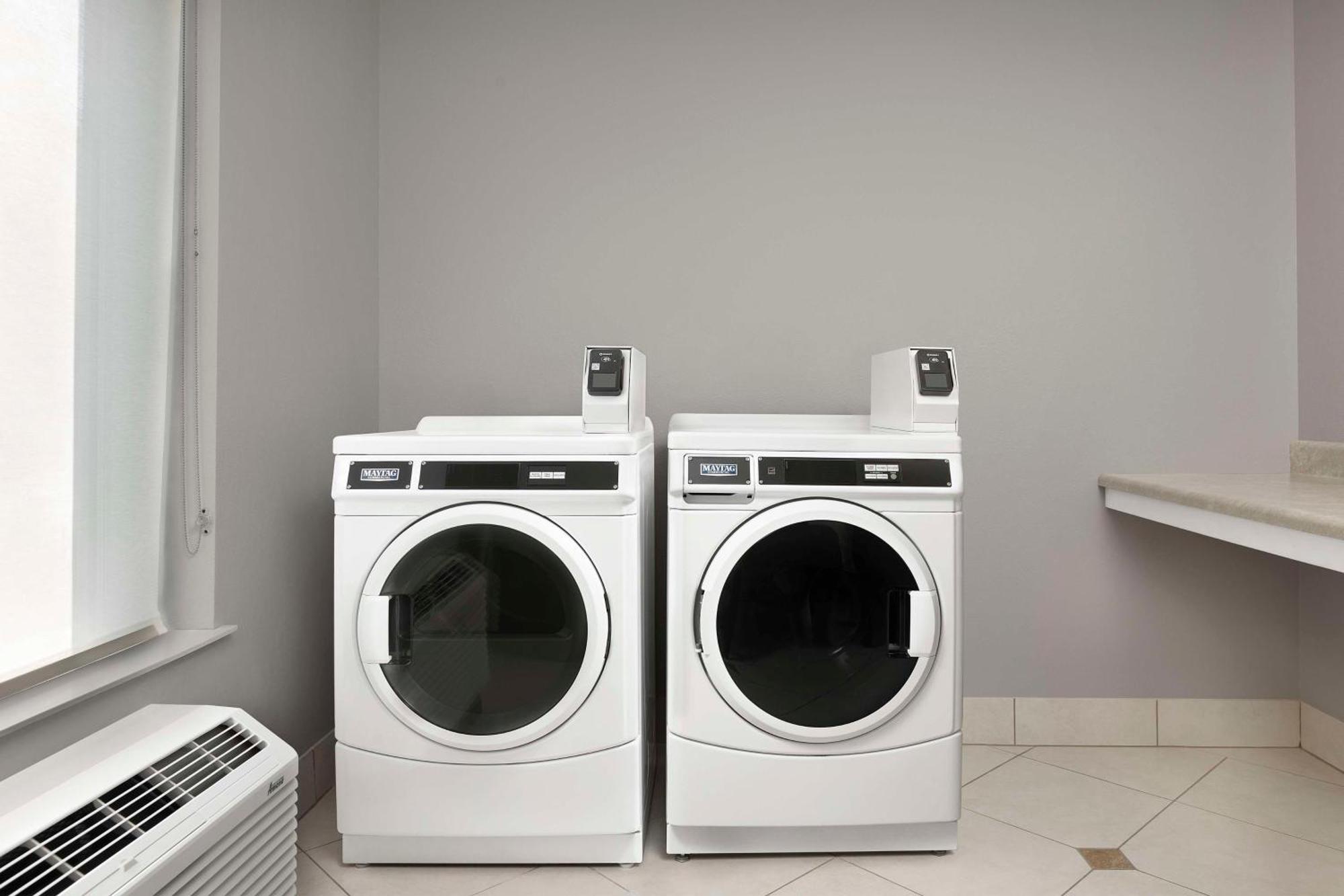 Hilton Garden Inn Raleigh Capital Blvd I-540 Ngoại thất bức ảnh