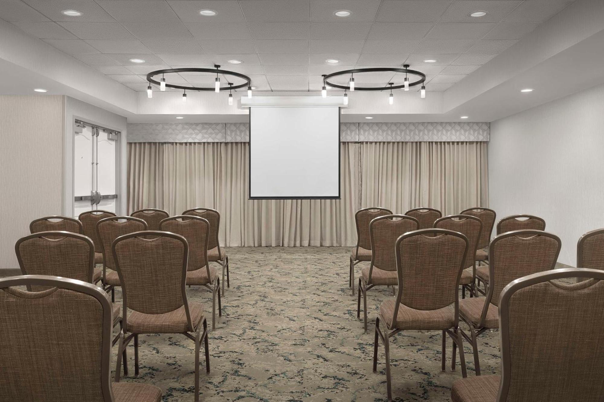 Hilton Garden Inn Raleigh Capital Blvd I-540 Ngoại thất bức ảnh