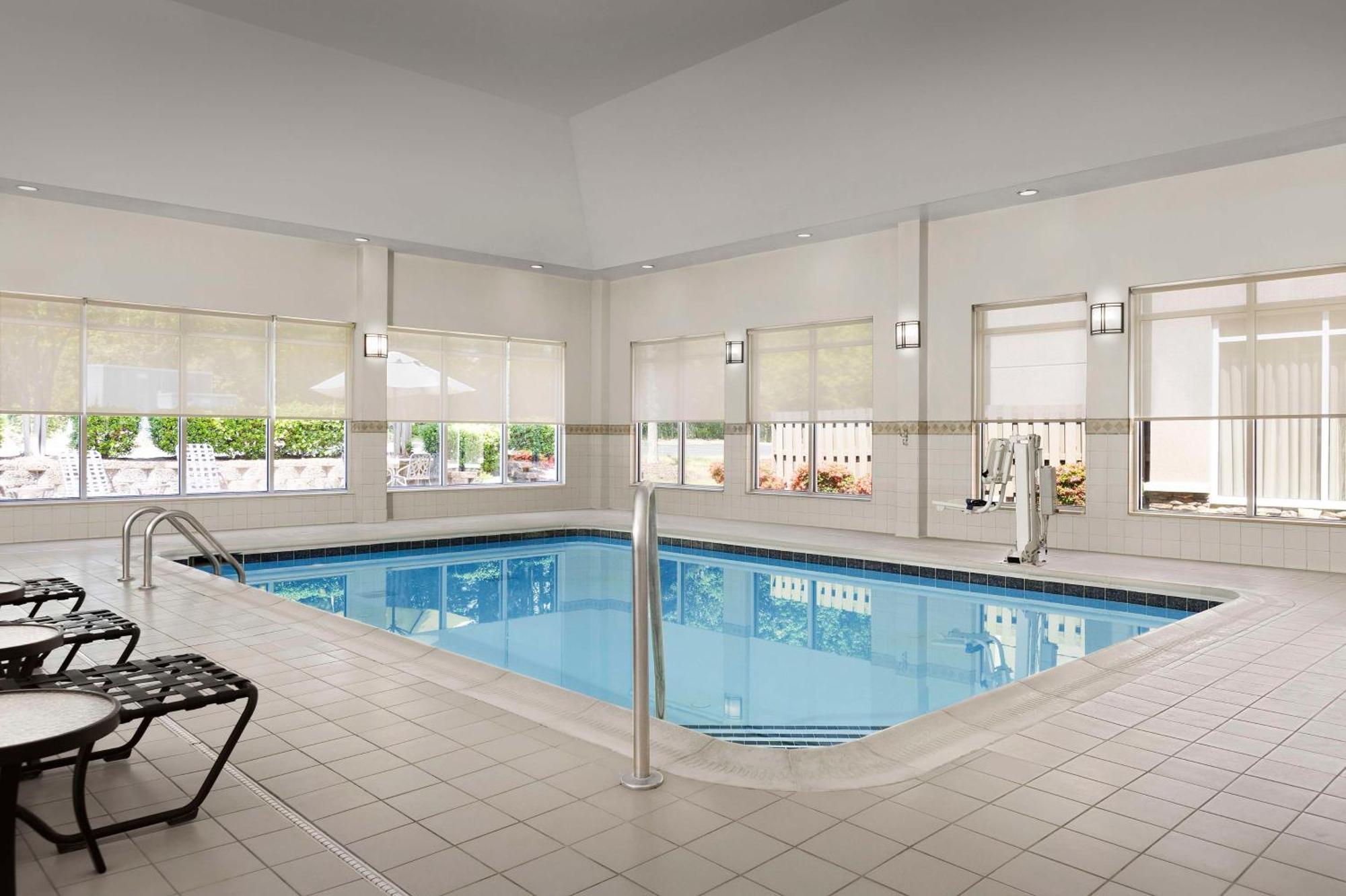Hilton Garden Inn Raleigh Capital Blvd I-540 Ngoại thất bức ảnh