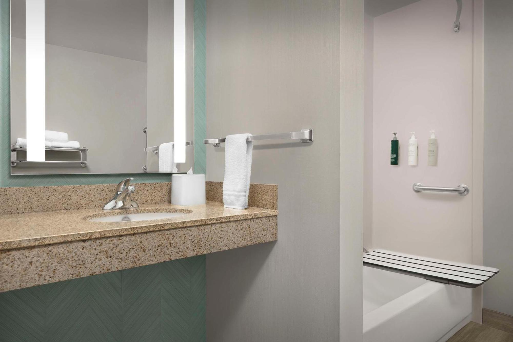 Hilton Garden Inn Raleigh Capital Blvd I-540 Ngoại thất bức ảnh