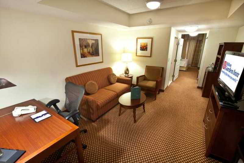 Hilton Garden Inn Raleigh Capital Blvd I-540 Phòng bức ảnh