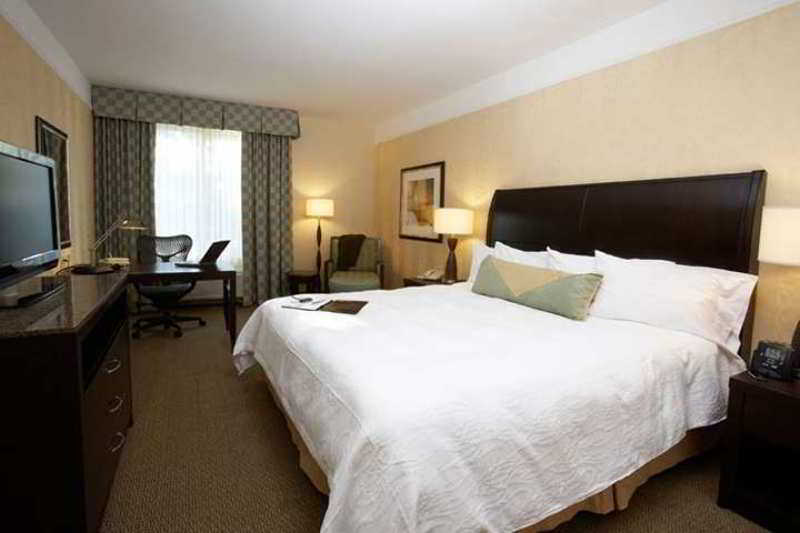 Hilton Garden Inn Raleigh Capital Blvd I-540 Phòng bức ảnh